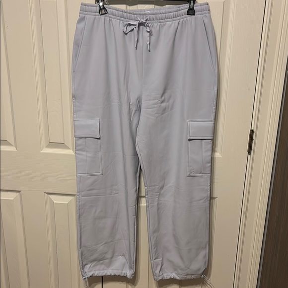 PINK Victoria's Secret Pants - PINK Victoria Secret Brushed Woven Cargo Pant